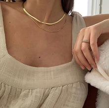 Load image into Gallery viewer, Gold Multi-layered Chocker